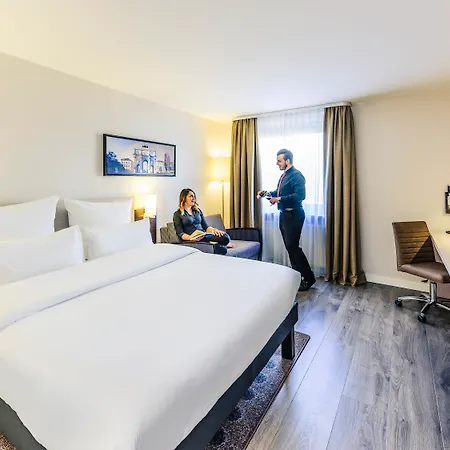 Отель Mercure Sued Messe