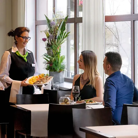 Mercure Sued Messe מלון