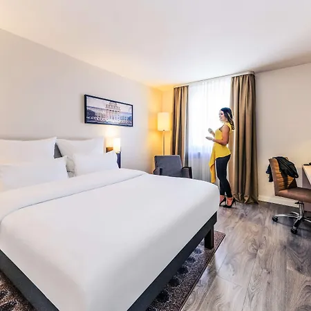 Mercure Sued Messe מלון